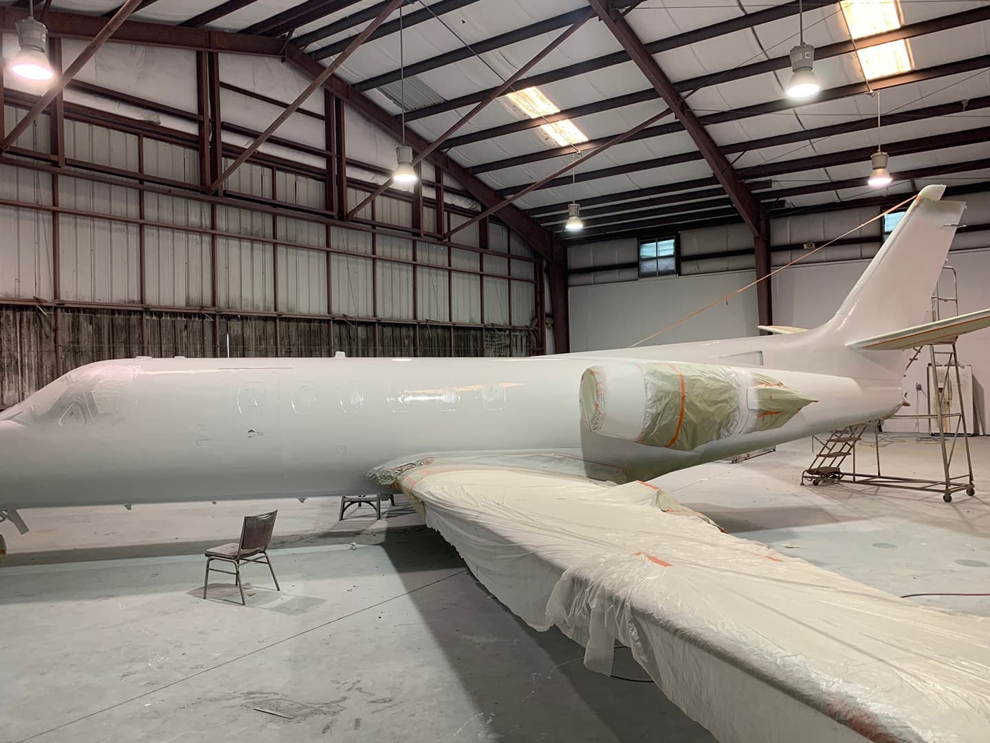 Air ambulance aircraft with high-visibility paint scheme