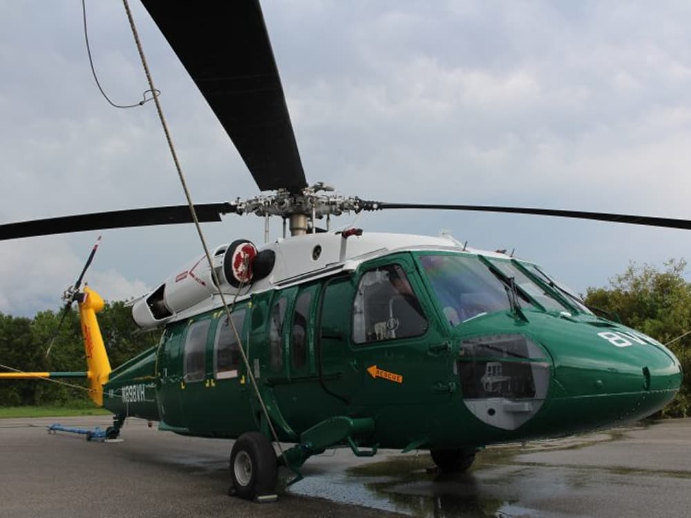 Expert helicopter painting process